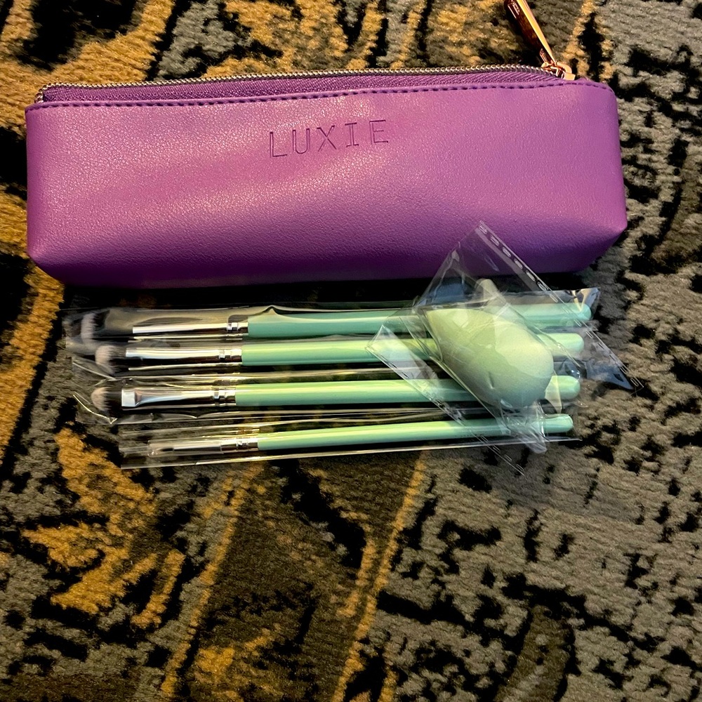 Luxie Makeup Brush and Sponge Set
